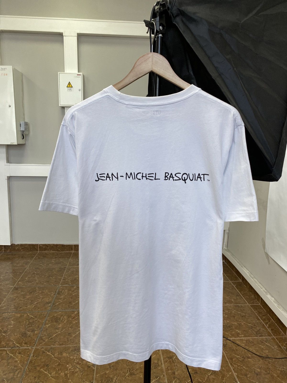 Japanese Brand × Jean-Michel Basquiat × Uniqlo Y2K Uniqlo Jean Michel Basquiat Art Rare Retro T-Shirt Hype Size US XL / EU 56 / 4 - 1 Thumbnail