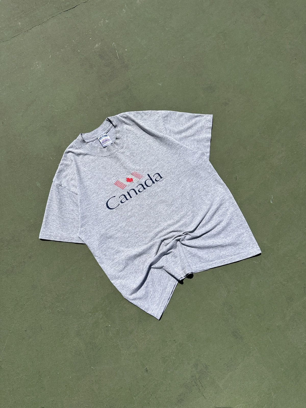 Gildan Heavyweight Canada Graphic Tee Size US L / EU 52-54 / 3 - 1 Thumbnail