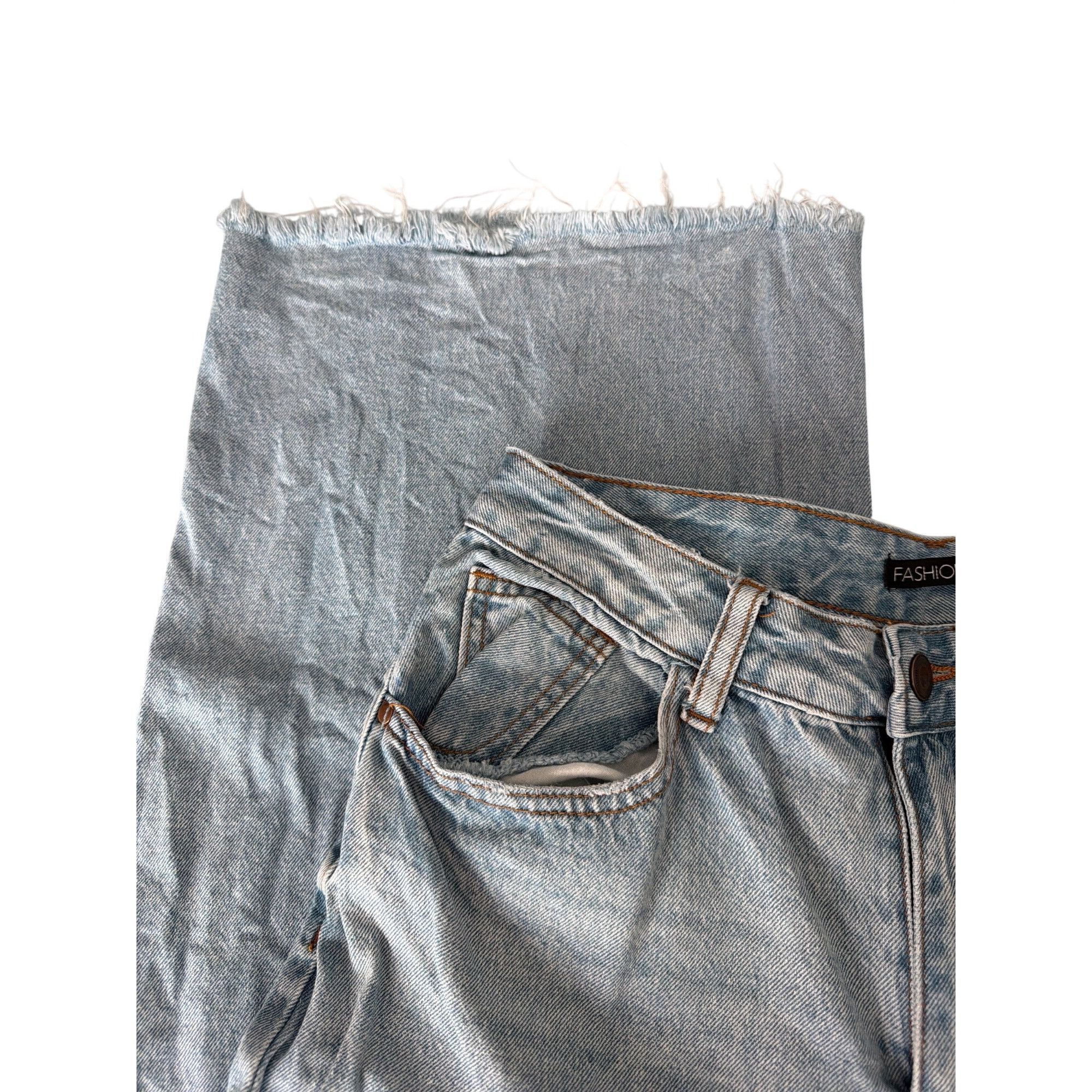 Fashion Nova Fashion Nova Distressed Light Wash Wide Leg Jeans Destroyed Size 27" / US 4 / IT 40 - 3 Thumbnail