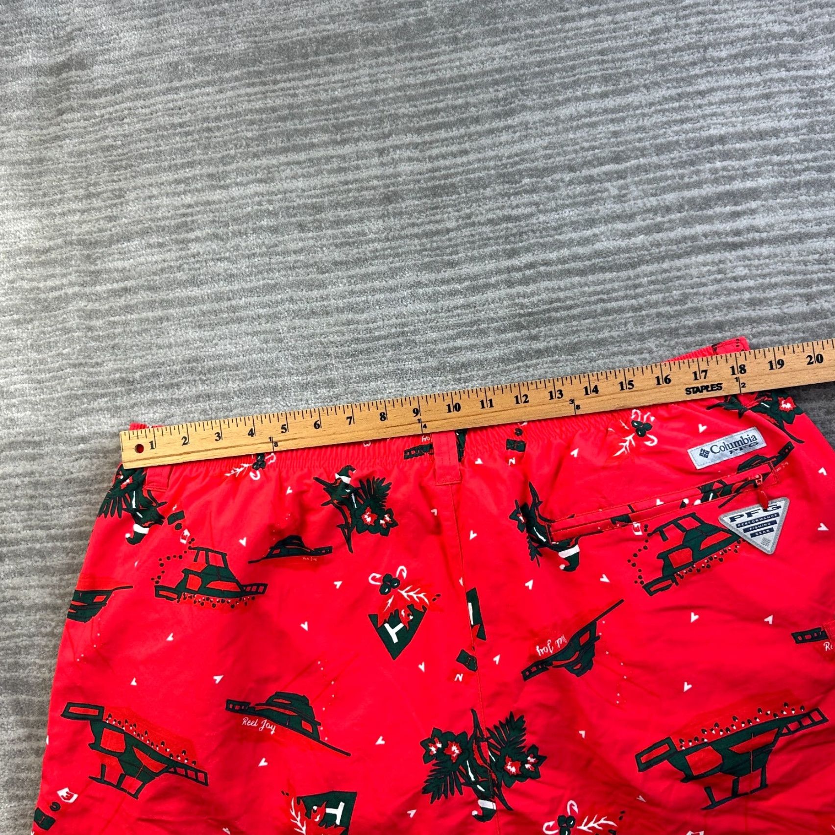 Vintage Columbia PFG Shorts Mens Extra Large Red Christmas Festive Holiday Fishing Size US 36 / EU 52 - 7 Thumbnail