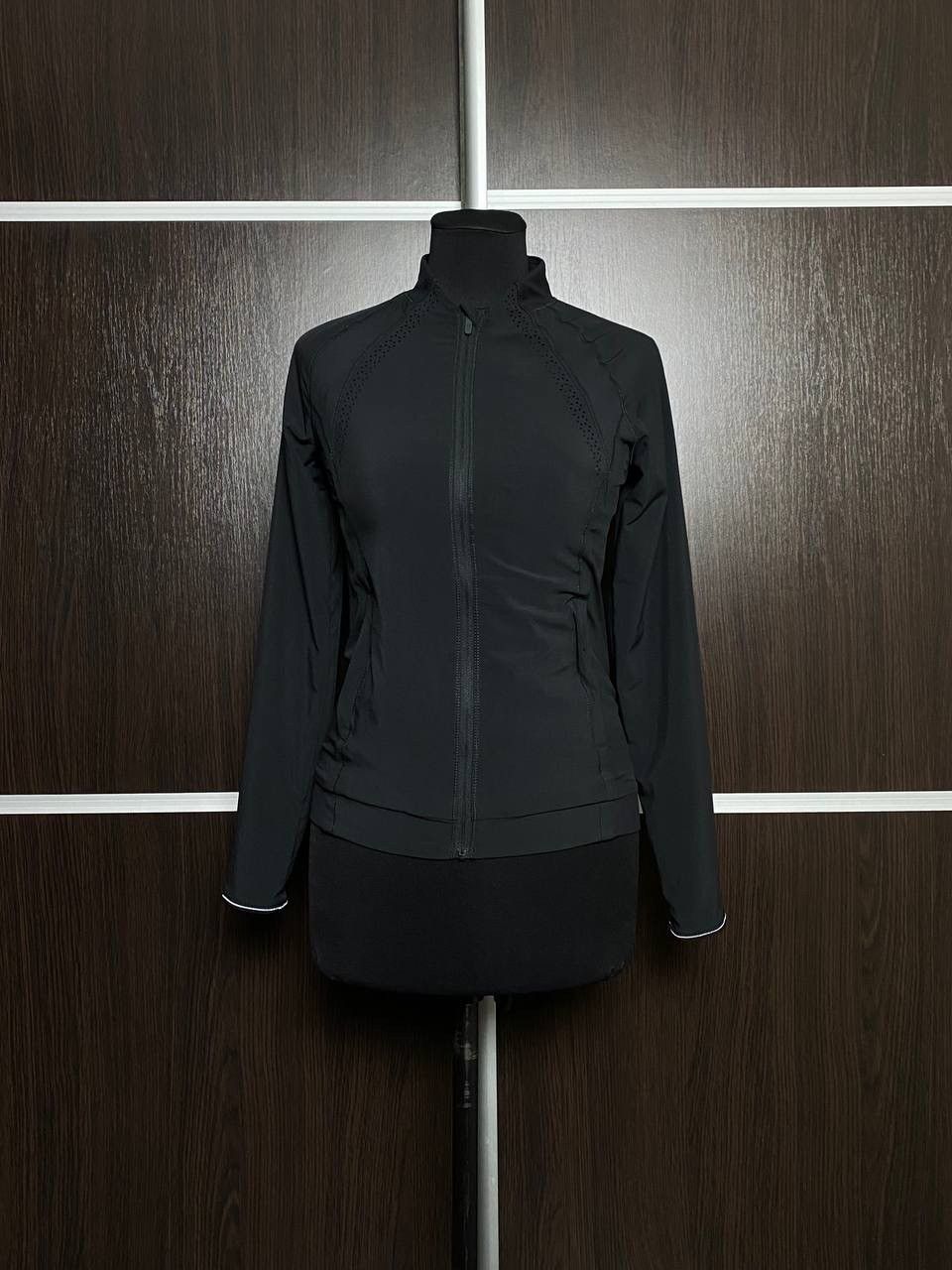 Lululemon Lululemon Black Track Refletive zip light lined jacket Size XS / US 0-2 / IT 36-38 - 5 Thumbnail
