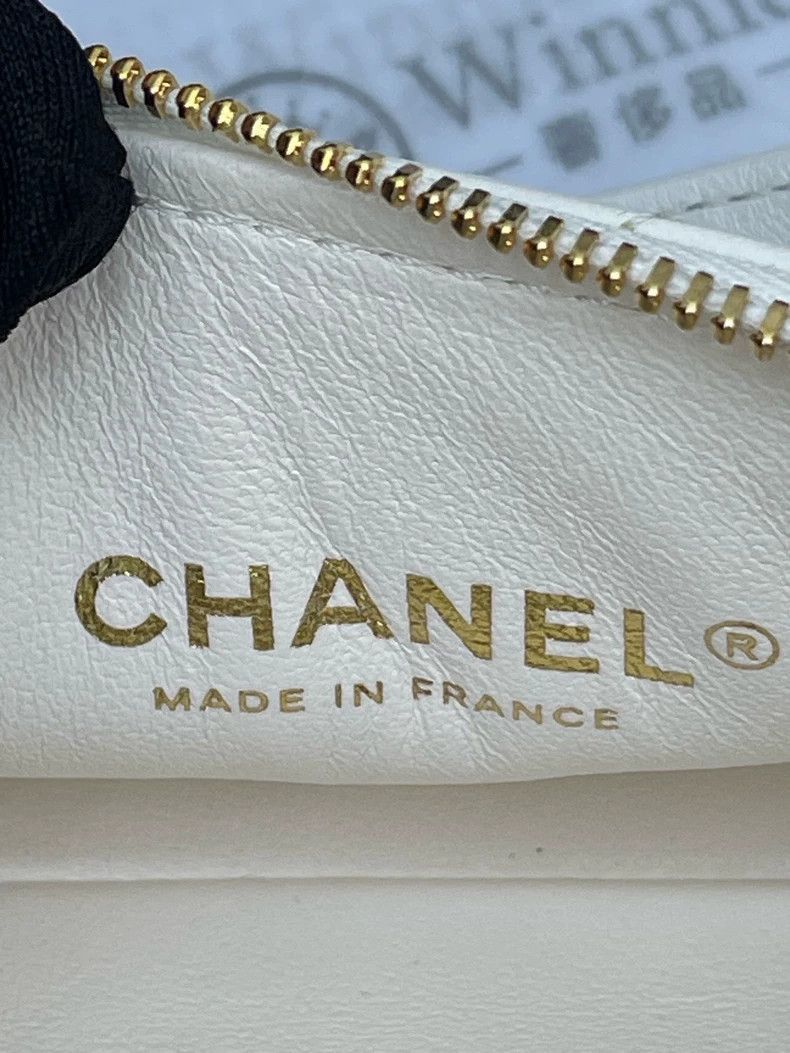 Chanel Chanel White Leather Chain Bag -2505 Size ONE SIZE - 8 Thumbnail