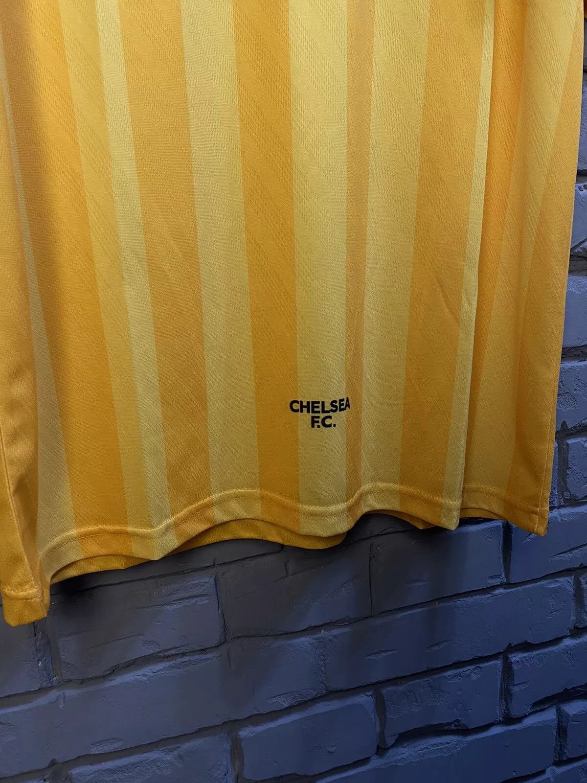 Umbro Umbro Vintage CHELSEA 96/97 AWAY FOOTBALL SHIRT Size US L / EU 52-54 / 3 - 2 Thumbnail