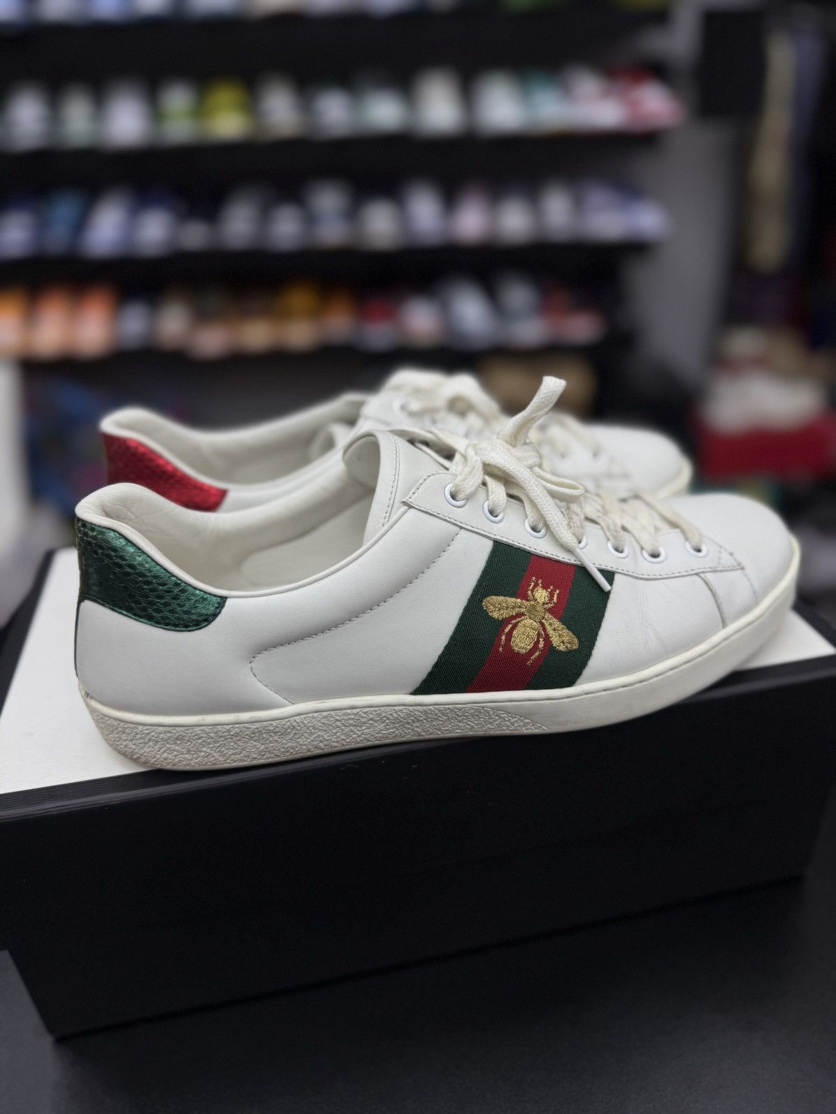 Gucci Gucci Mens Low Top Bee Sneakers Size 10G/10.5US Size US 10.5 / EU 43-44 - 3 Thumbnail