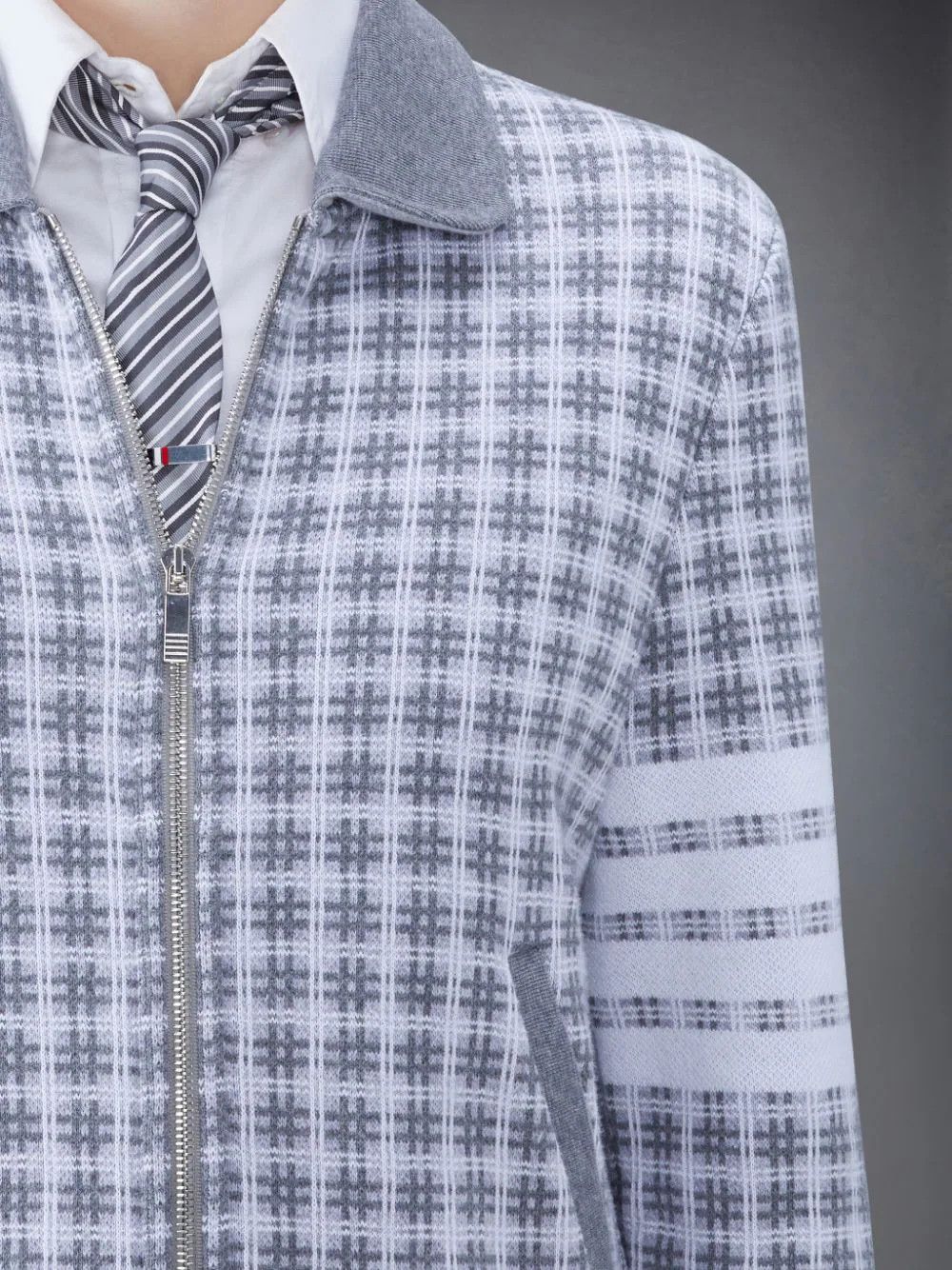 Thom Browne o1s22i1n0924 4-Bar Sweatshirt Check Knit in Grey Size S / US 4 / IT 40 - 6 Thumbnail