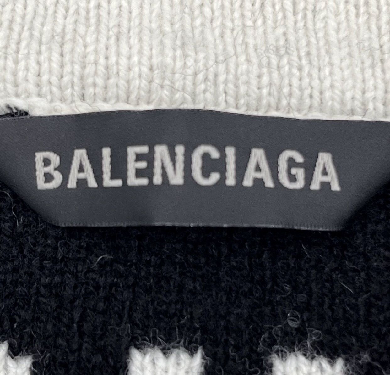 Balenciaga Balenciaga logo printed round neck long sleeved sweater Size US S / EU 44-46 / 1 - 6 Thumbnail
