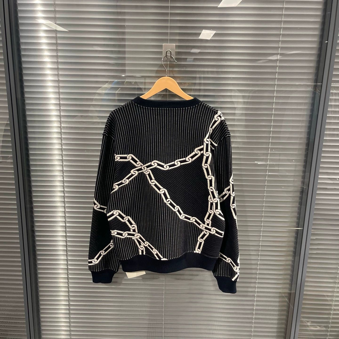 Louis Vuitton Louis Vuitton Chain Print LS Sweatshirt M 99 New Size US M / EU 48-50 / 2 - 2 Thumbnail