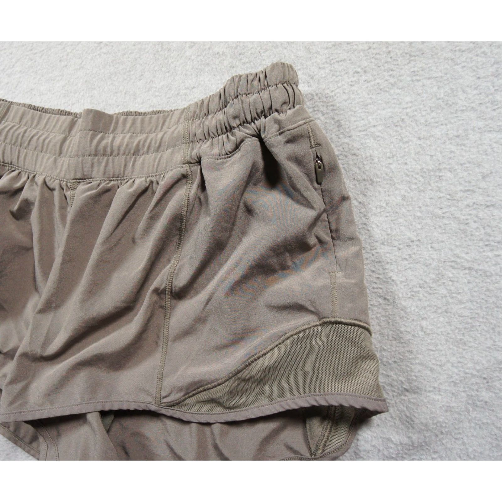 Lululemon Lululemon Shorts Womens 8 Green Hotty Hot Low Rise 2.5" Brief Lined Gym Ladies Size 30" / US 8 / IT 44 - 2 Thumbnail