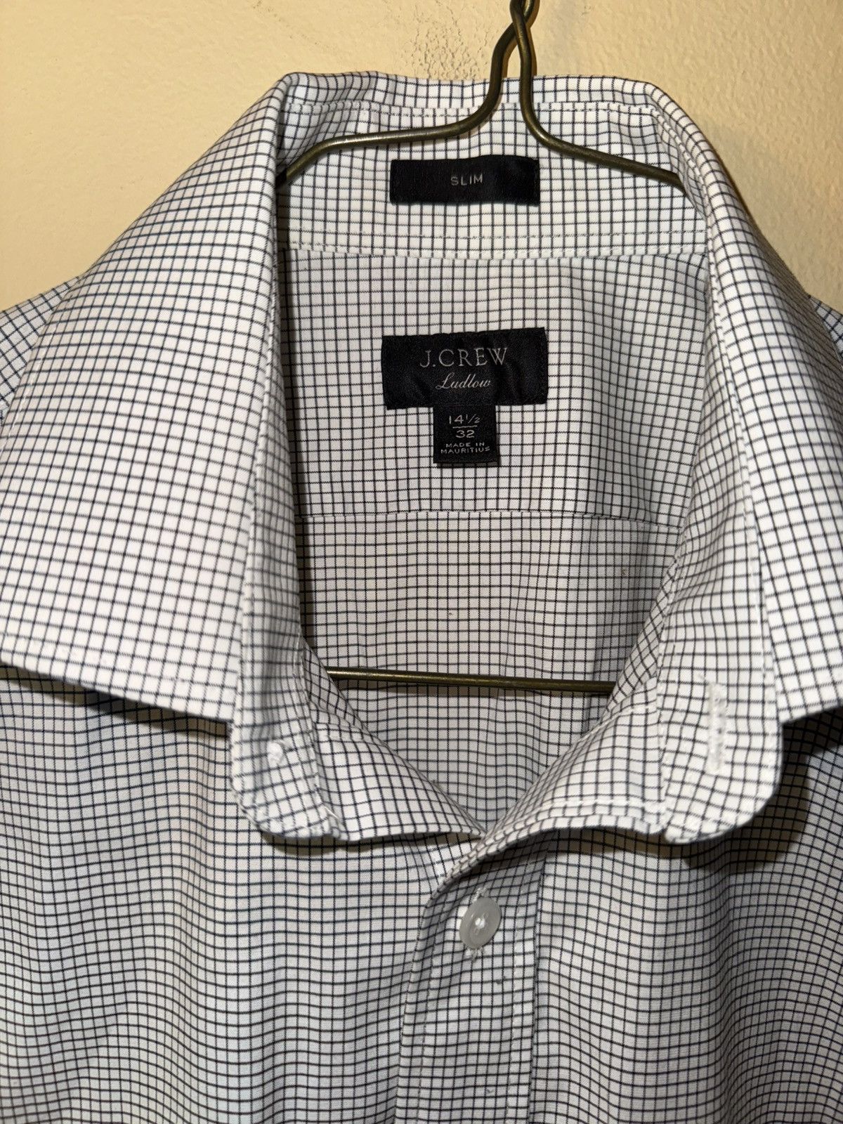 J.Crew J Crew Men’s Ludlow Neck & Sleeve Dress Shirt, 14.5x32 Size US XS / EU 42 / 0 - 2 Thumbnail