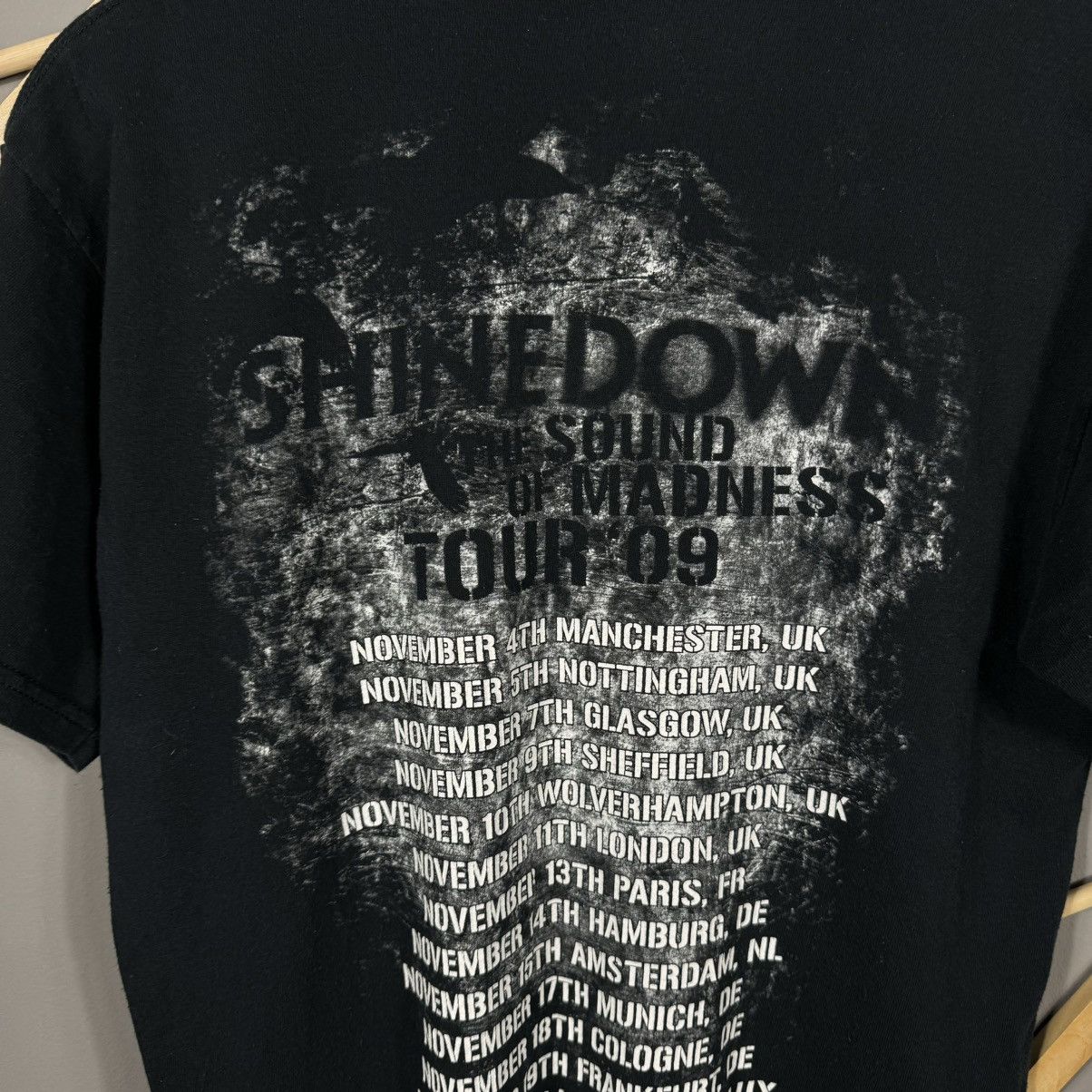 Band Tees Shinedown Band 2009 Tour T-shirt Size US M / EU 48-50 / 2 - 7 Thumbnail