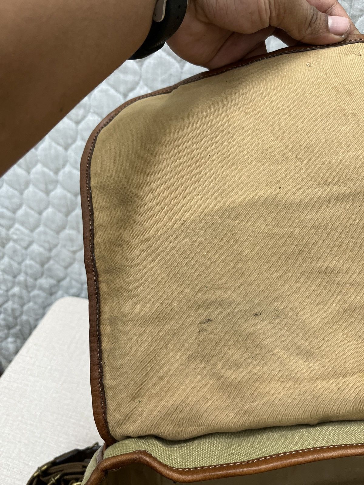 DAKS 🔥🔥🔥STEALS DAKS LONDON MESSENGER BAG Size ONE SIZE - 16 Thumbnail