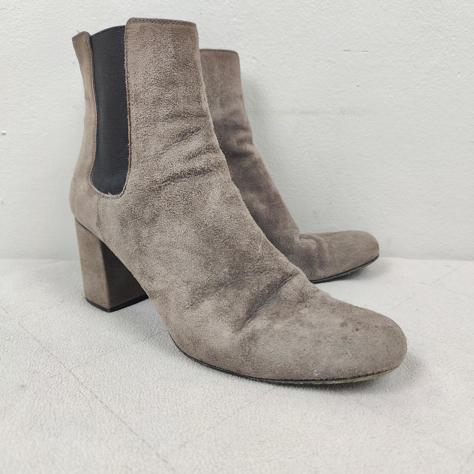 Saint Laurent Paris Saint Laurent Lou Suede Chelsea Boots Womens 38.5 8.5 Gray Size US 8.5 / IT 38.5 - 2 Thumbnail