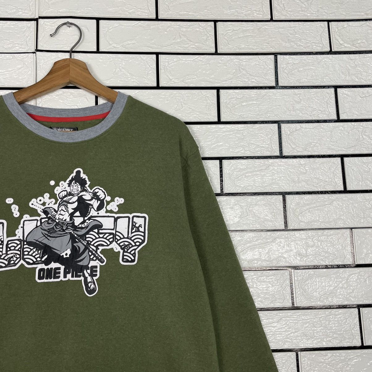 Japanese Brand One Piece Big Print Sweatshirt Size US L / EU 52-54 / 3 - 5 Thumbnail