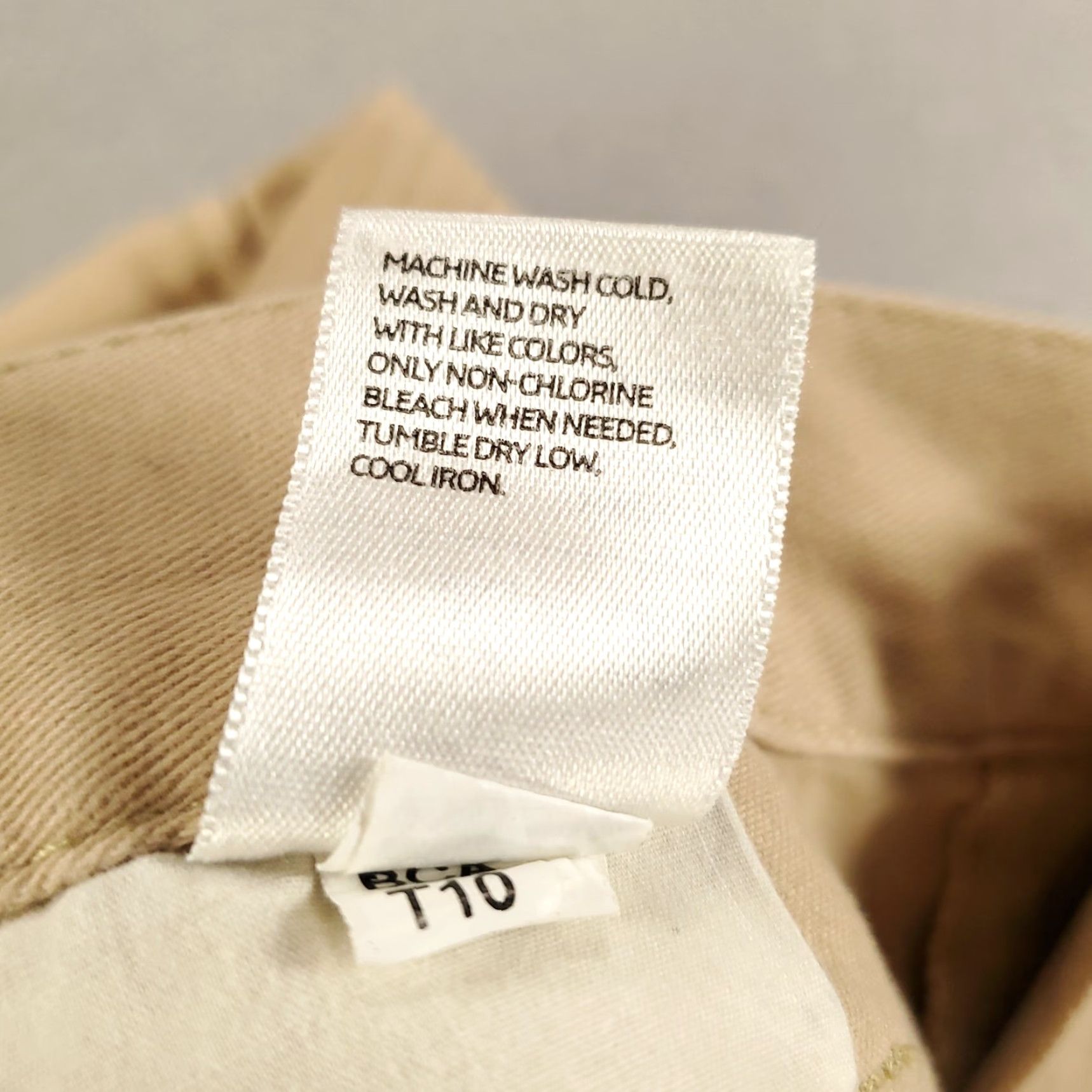 Old Navy VINTAGE Old Navy Cargo Pants 33x30 Beige Men 5-Pocket Cargo 33 Relaxed Straight Casual Travel Workwear Old Navy Mens Beige Cargo Pants Size US 33 - 7 Thumbnail