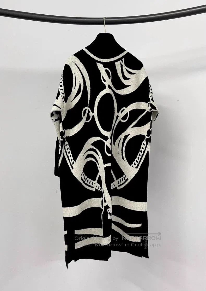 Hermes Hermes Long black and white cashmere knit cardigan Size XXS / US 00 / IT 34 - 2 Thumbnail