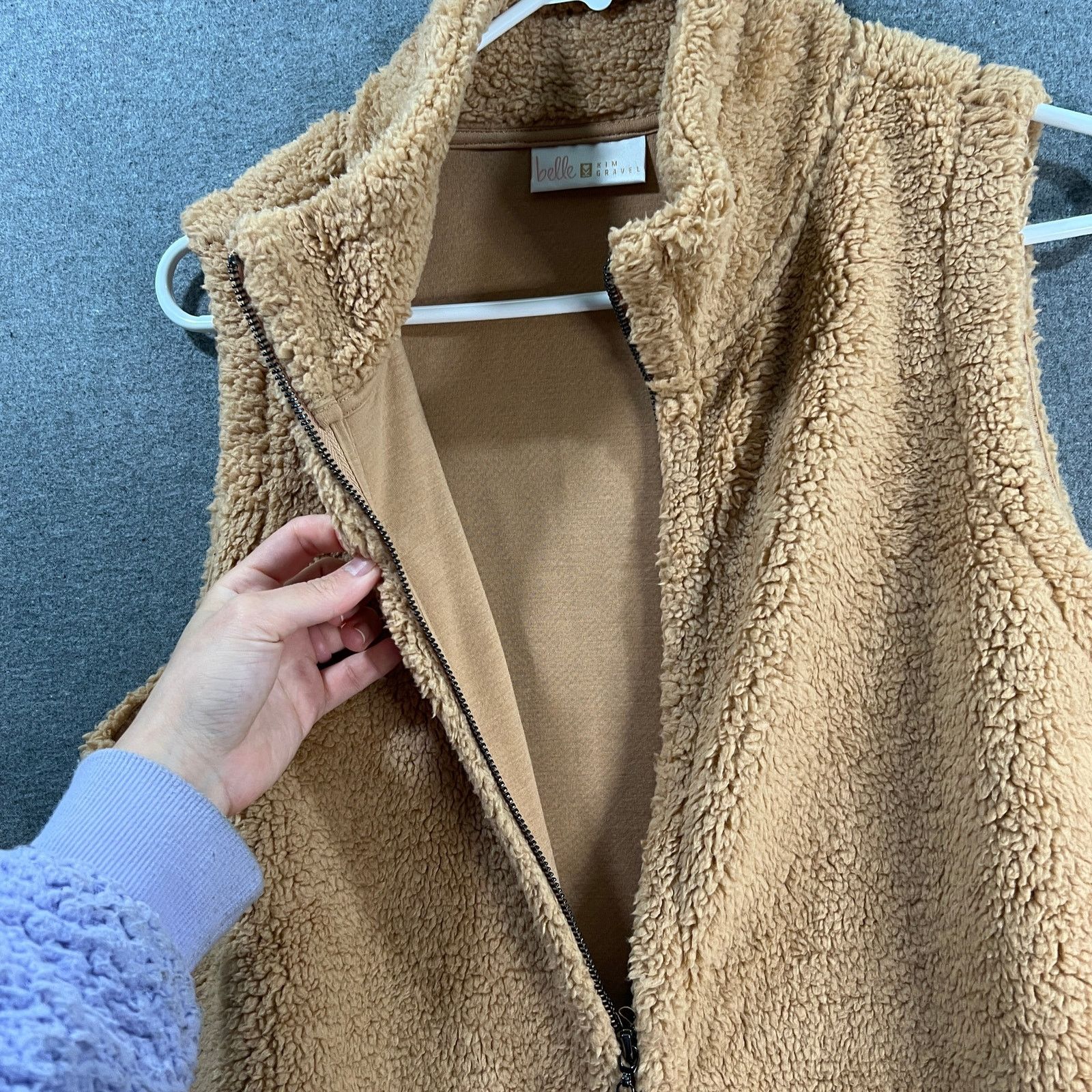 Other Belle by Kim Gravel Signature Zip Sherpa Vest Camel Size M / US 6-8 / IT 42-44 - 4 Thumbnail