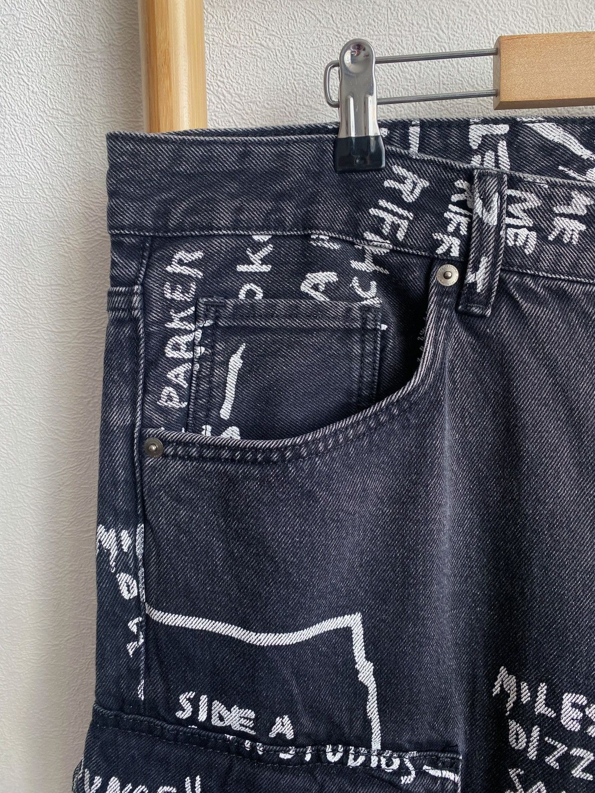 H&M × Jean-Michel Basquiat × Who Decides War Who Decides War Baggy denim jeans H&M x Basquiat x Ev&Tela Size US 36 / EU 52 - 21 Thumbnail
