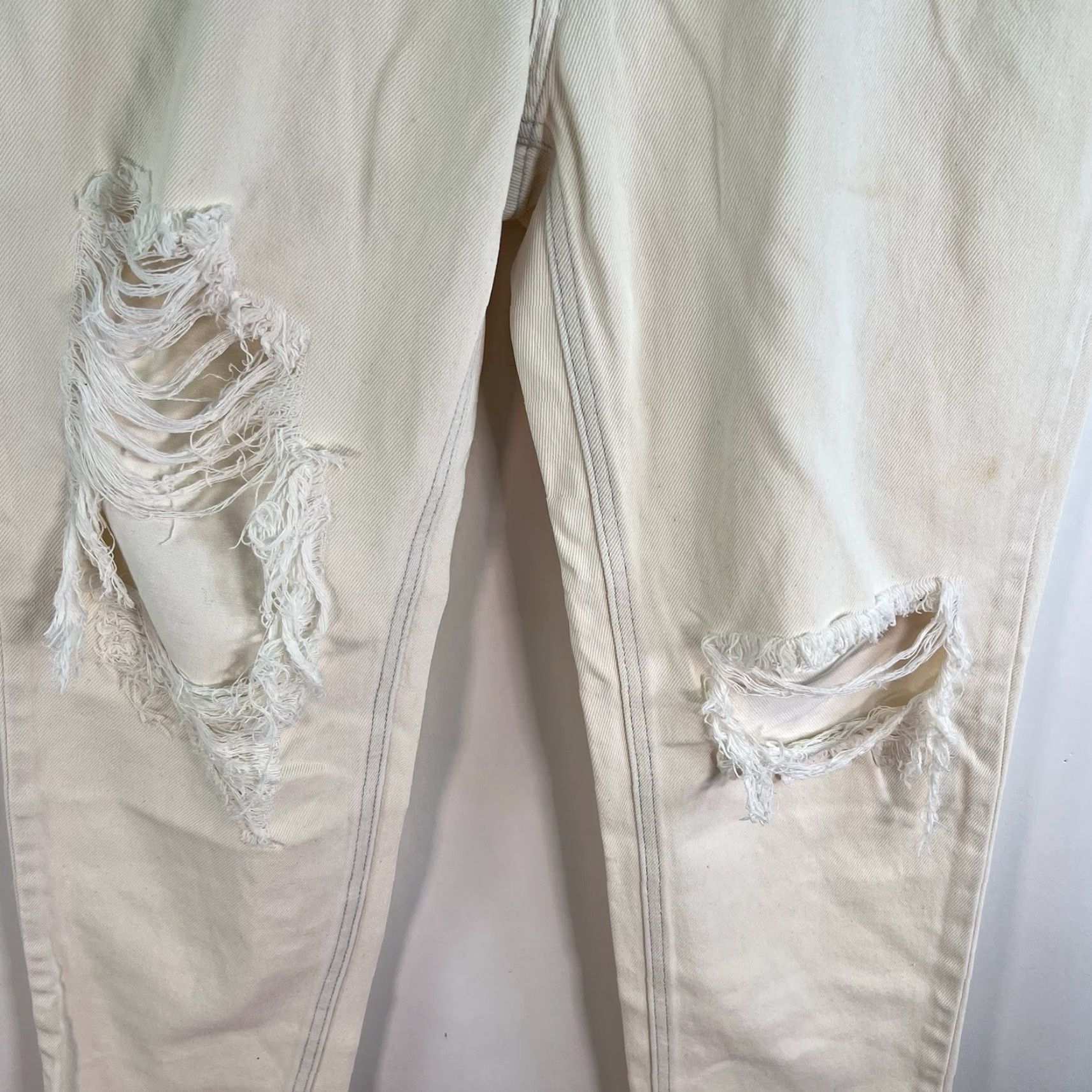 Denime CELLO Slim Boyfriend Distressed Acid Wash Denim Jeans Size 7 32W 26L 90s Womens Size 28" / US 6 / IT 42 - 3 Thumbnail