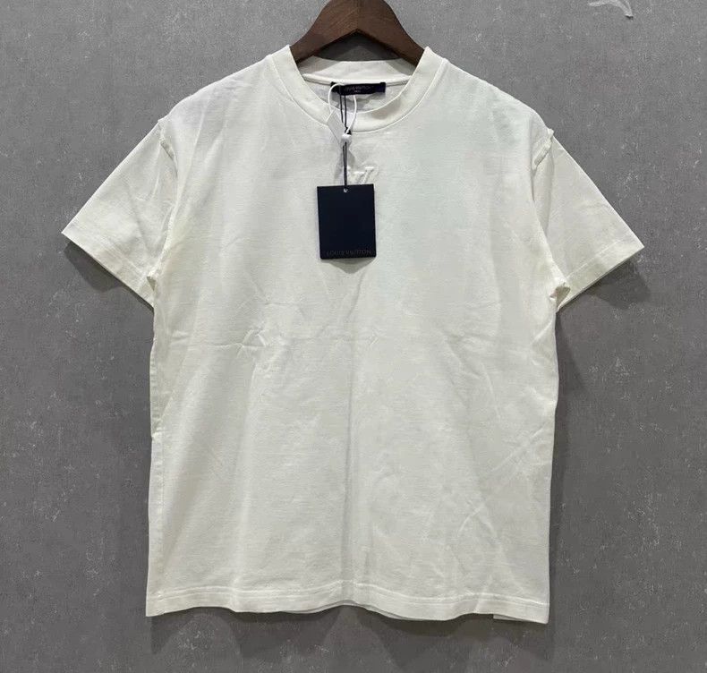 Louis Vuitton louis vuitton White embossed logo short sleeve Size US XL / EU 56 / 4 - 1 Thumbnail