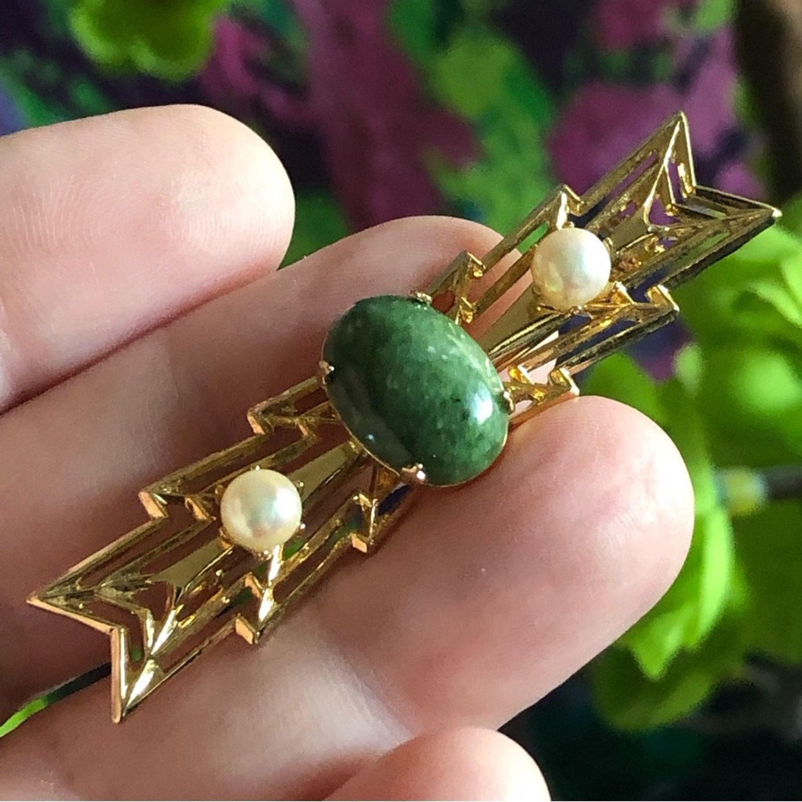 Vintage Vintage art deco aventurine Pearl accent gold brooch Size ONE SIZE - 1 Thumbnail