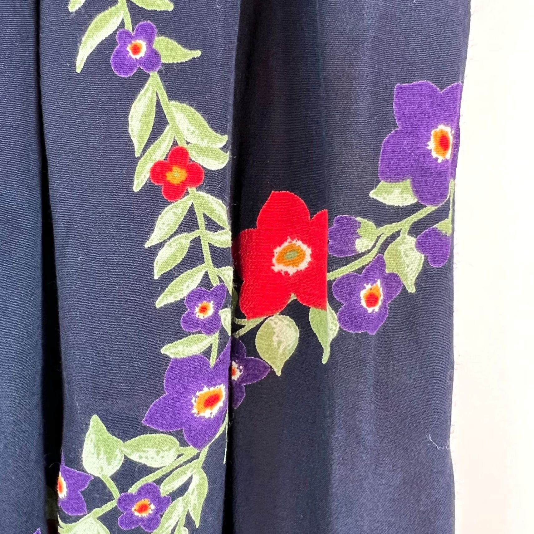 Vintage VINTAGE Melrose Studio Skirt Woman Floral Blue Pleated M Long 36 in Rayon Chambray Pull On Casual Size 32" / US 10 / IT 46 - 5 Thumbnail