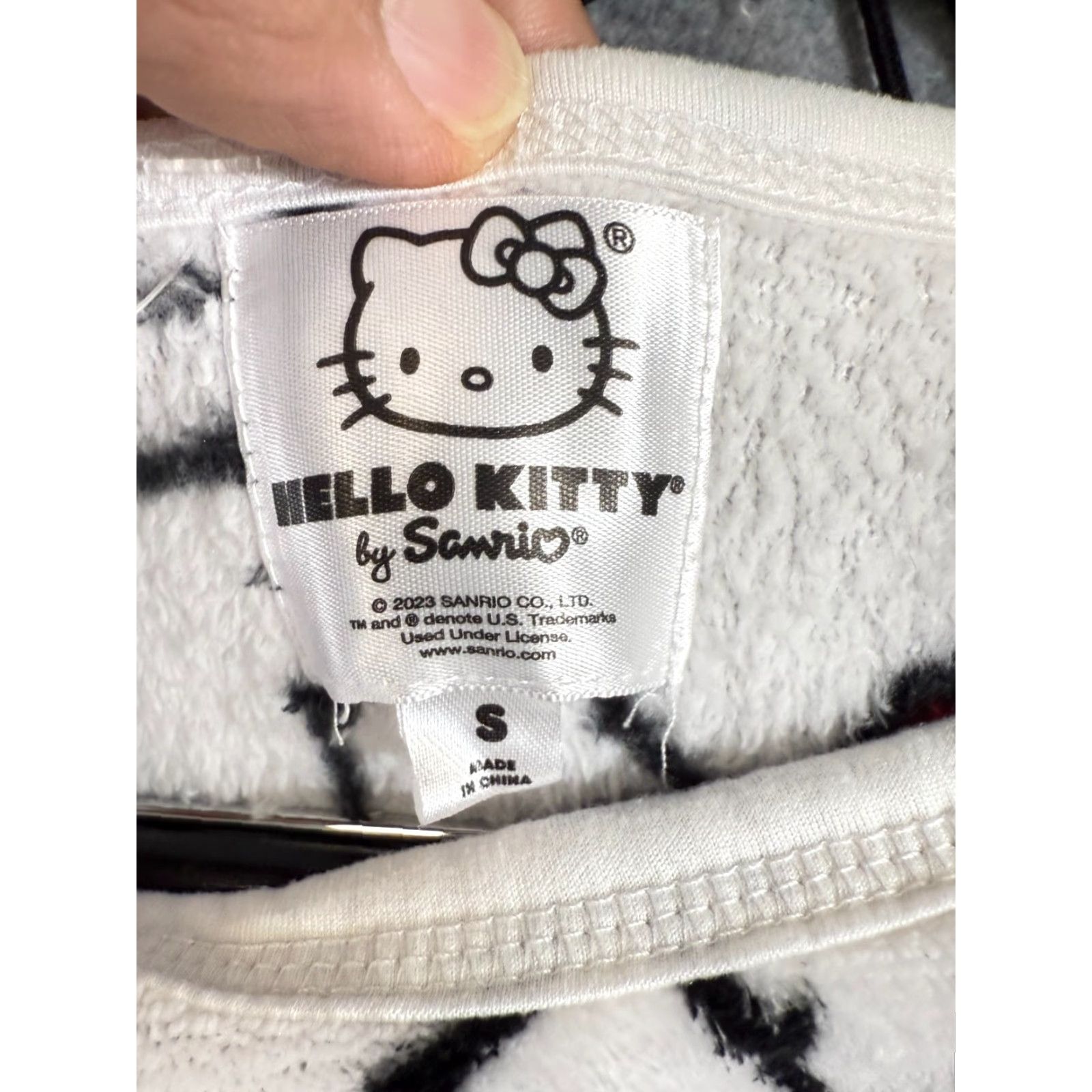 Vintage Hello Kitty Sanrio Sweatshirt Womens S White Red Fleece All Over Print Sleepwear Size S / US 4 / IT 40 - 5 Thumbnail