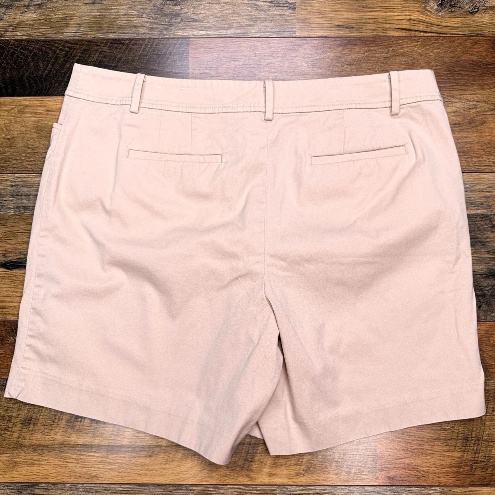 Talbots Talbots Womens 16 Tan High Rise Stretch Chino Shorts 6.5in Inseam Brown Regular Size 38" / US 16 / IT 52 - 2 Thumbnail