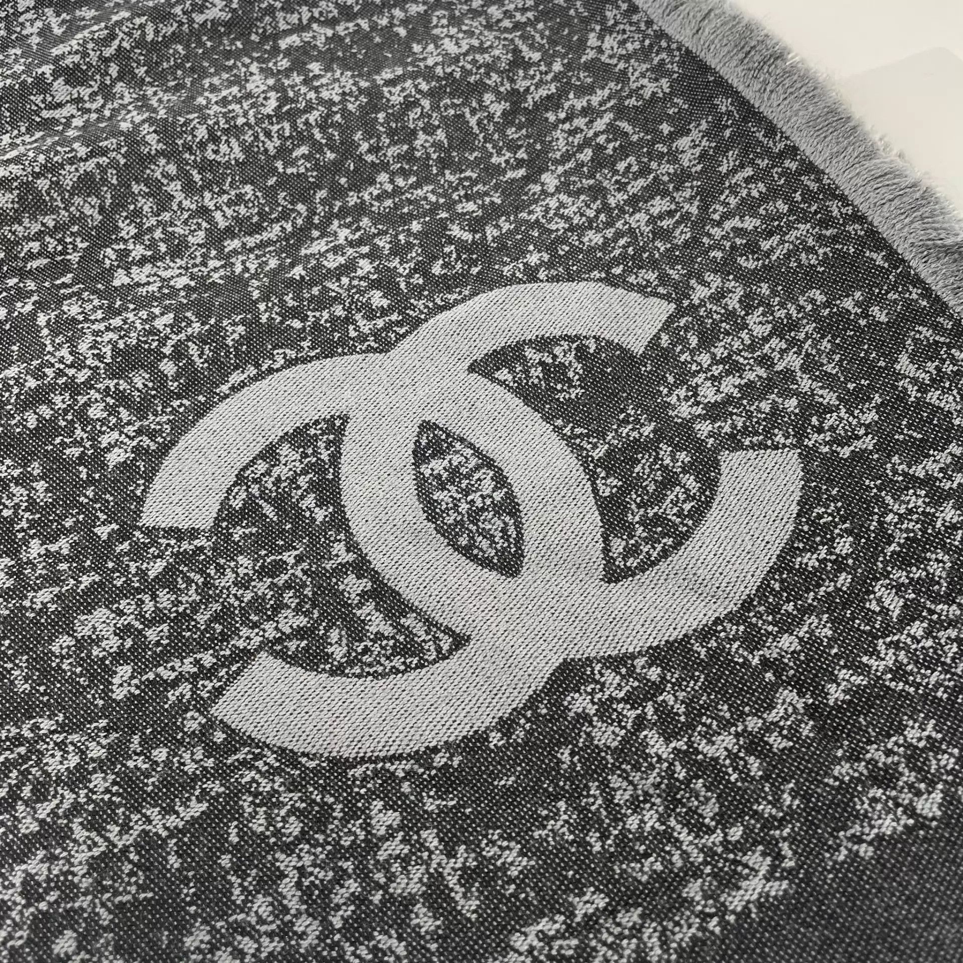 Chanel Chanel Black Silk Shawl Size ONE SIZE - 7 Thumbnail