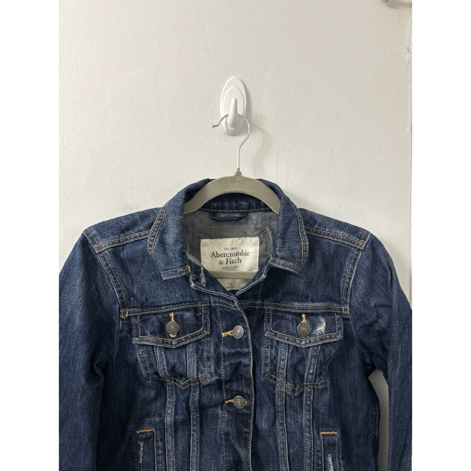 Abercrombie & Fitch Abercrombie & Fitch Denim Jacket Womens M Dark Wash Trucker Distressed Button Front Collared Classic Vintage No Size M / US 6-8 / IT 42-44 - 2 Thumbnail