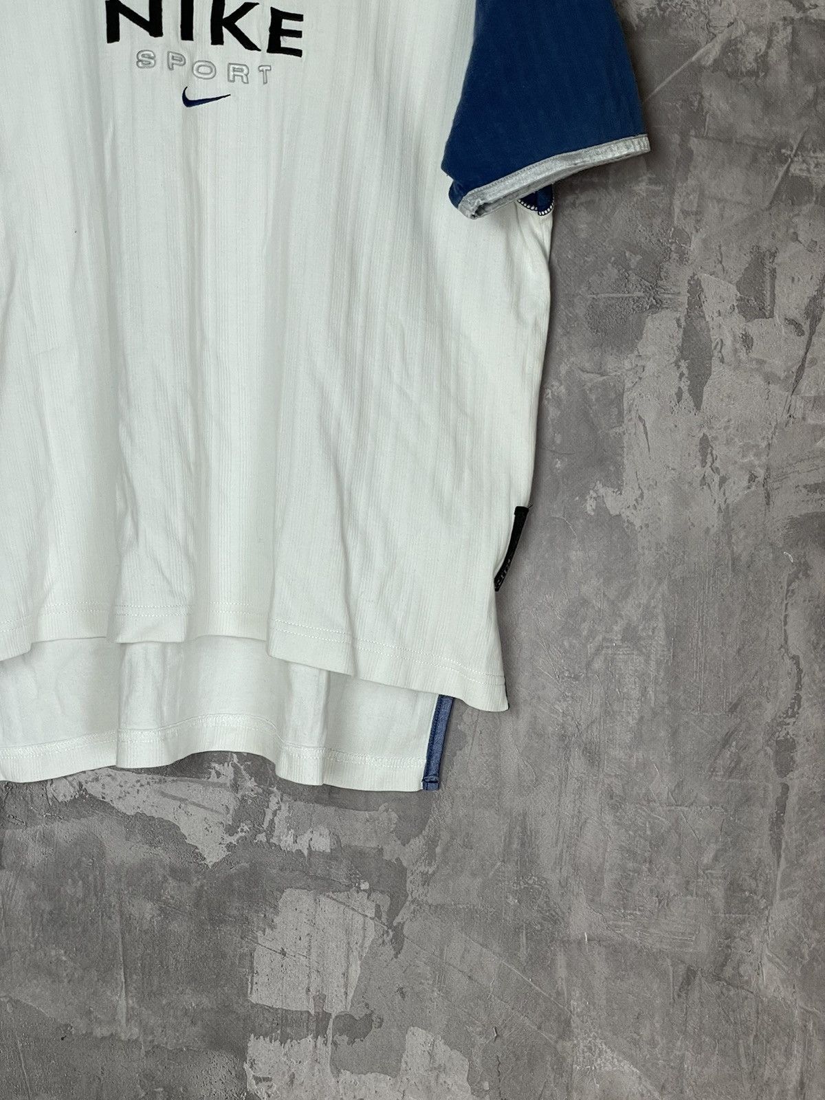 Nike × Vintage Vintage Y2K Nike Center Logo Rare 90s Tshirt Size M / US 6-8 / IT 42-44 - 6 Thumbnail