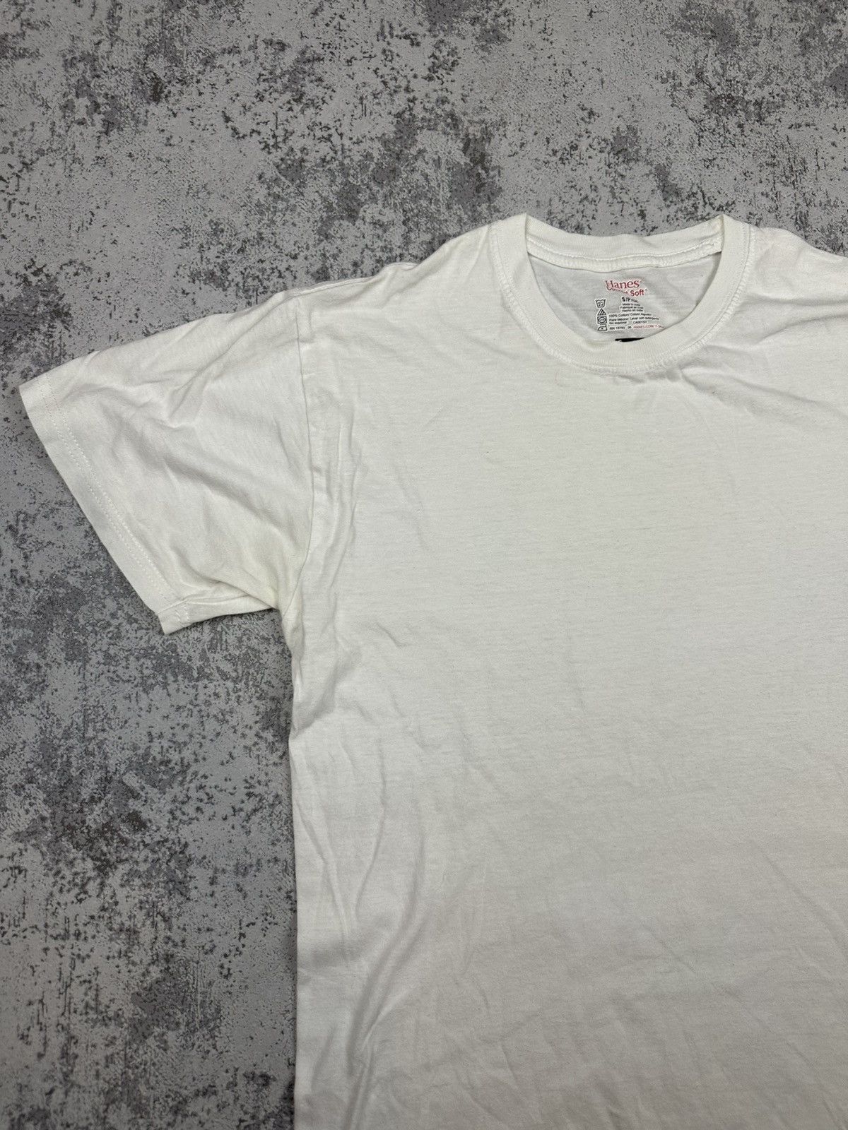 Hanes × Supreme Supreme Hanes White Tee Small Box Logo Size US S / EU 44-46 / 1 - 5 Thumbnail