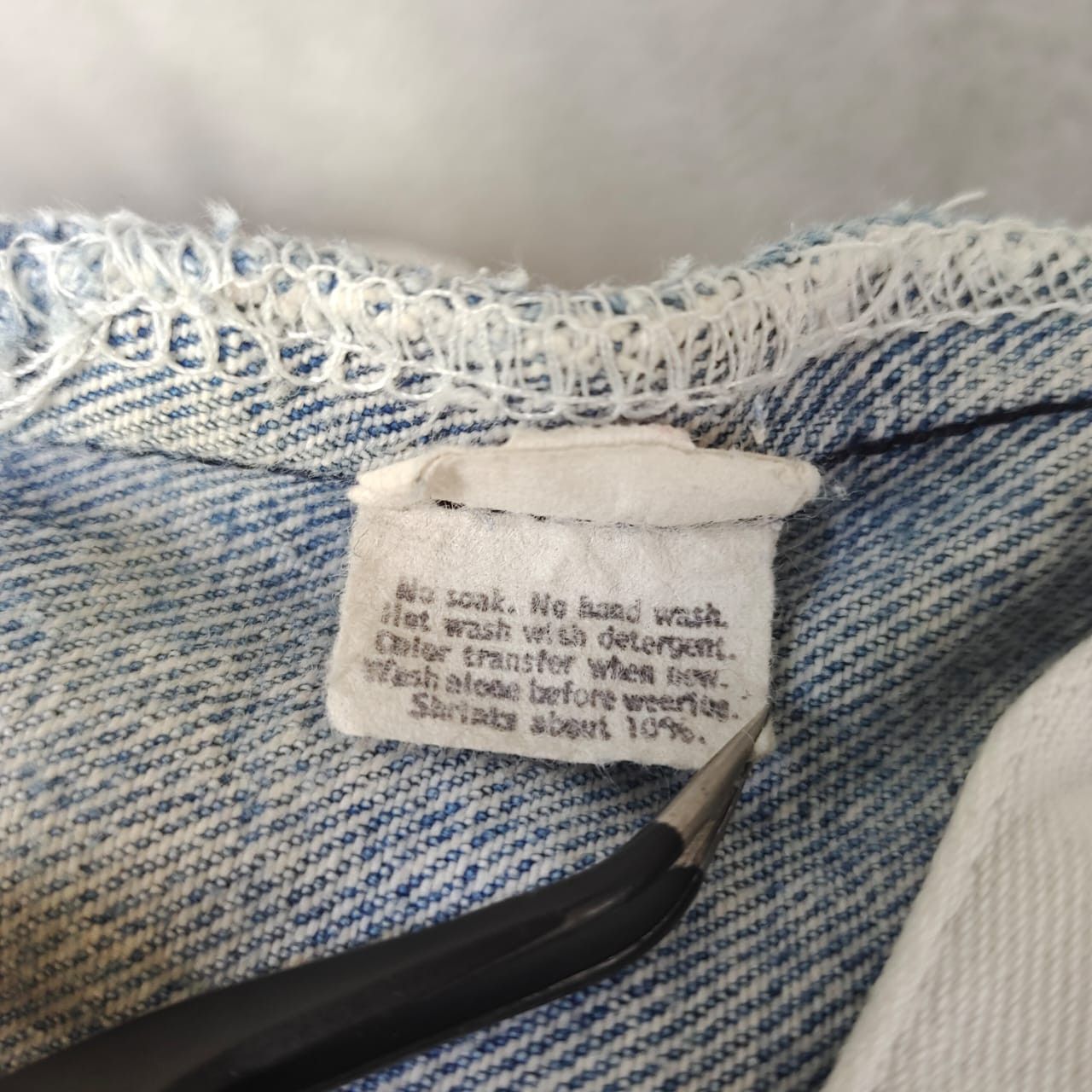 Levi's Vintage 1980 Levi’s 501 Pre-Shrunk Light Wash Denim Jeans Size US 26 / EU 42 - 17 Thumbnail