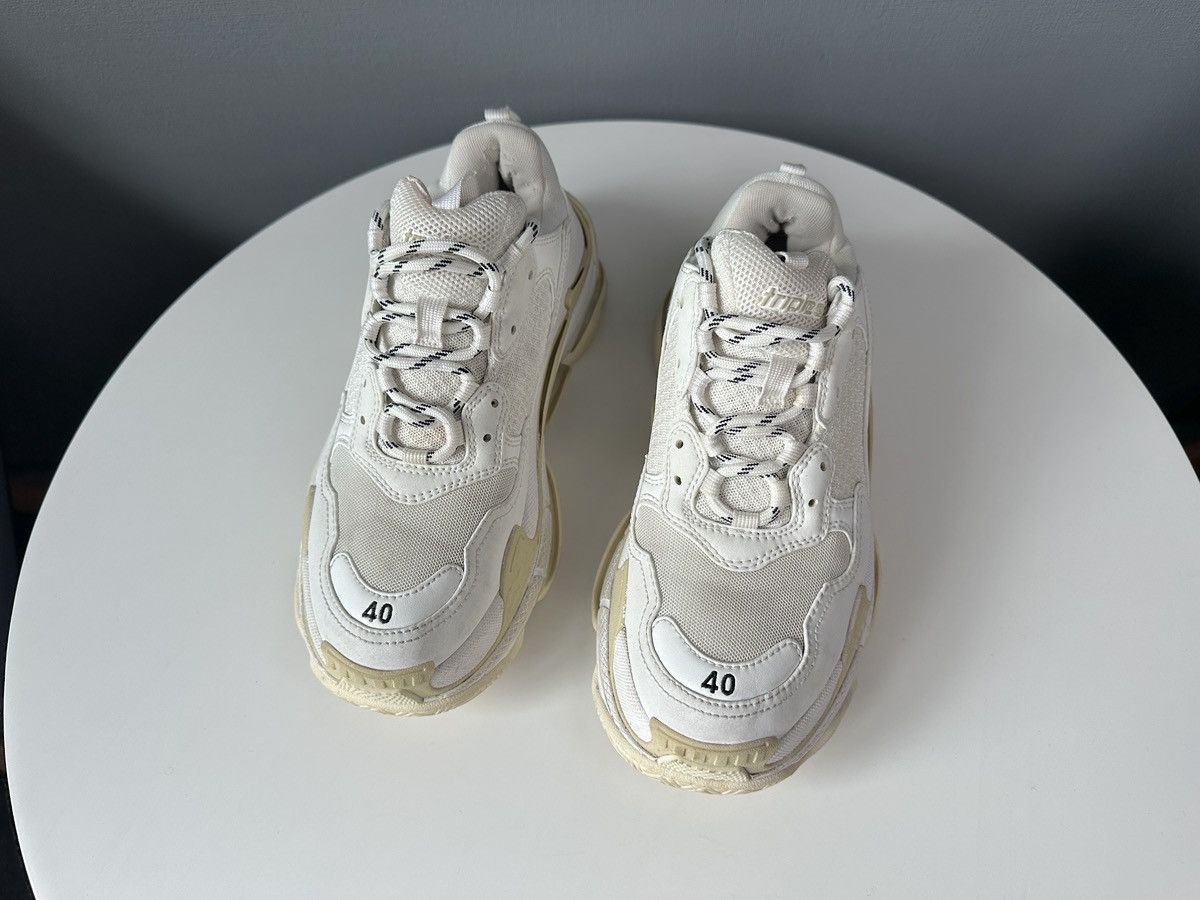 Balenciaga BALENCIAGA Triple S Women’s Sneakers White EU 40 Unisex Size US 10 / IT 40 - 4 Thumbnail