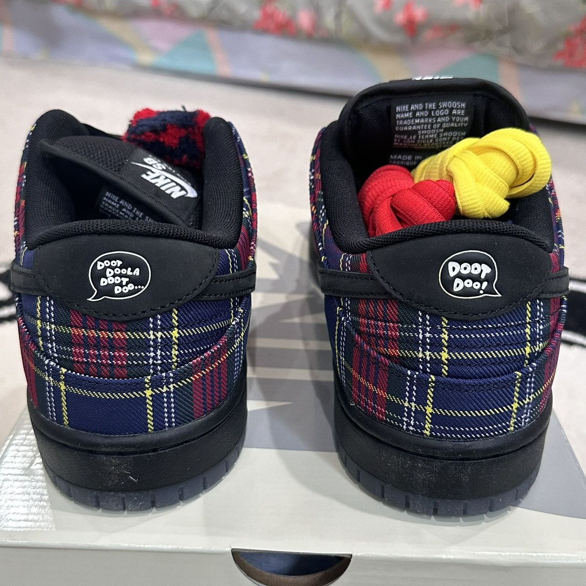 Nike SB Nike SB Dunk Low ‘Nardwuar’ Size US 11 / EU 44 - 7 Thumbnail