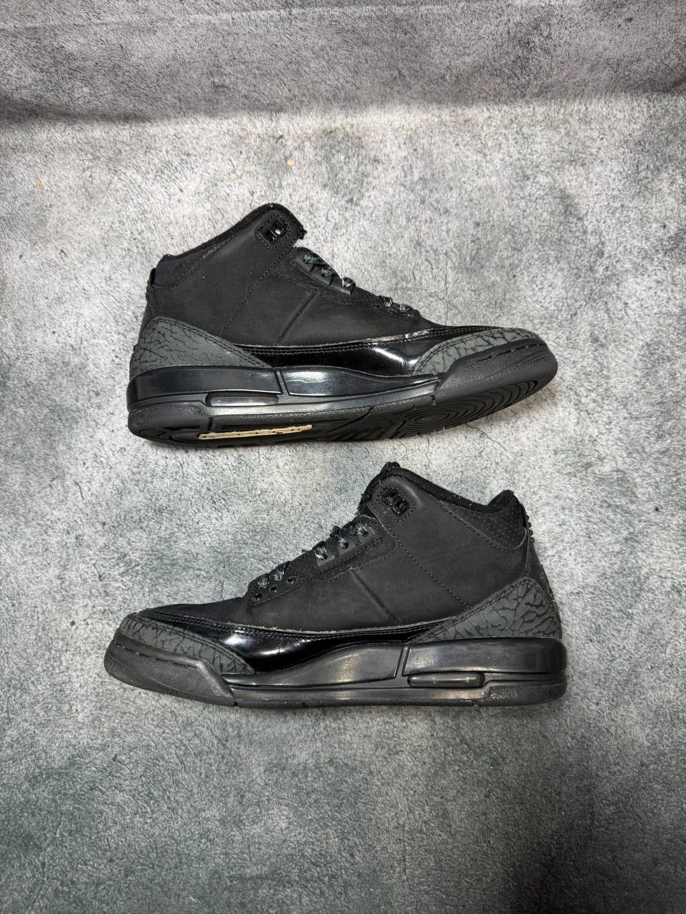 Jordan Brand Size 7Y | Jordan 3 Black Cat No Box | Pre-Owned Size US 7 / EU 40 - 8 Thumbnail