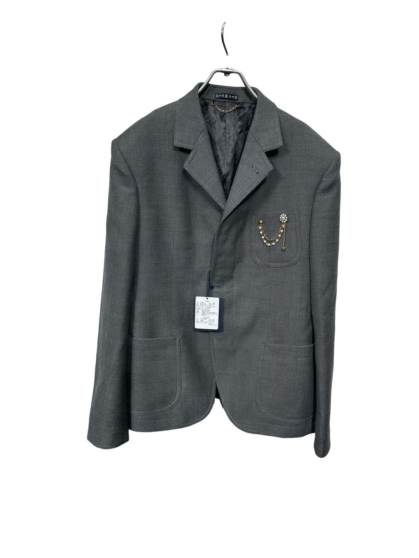 Louis Vuitton Louis Vuitton Pearl Chain Badge Blazer 40R Size 40R - 1 Thumbnail