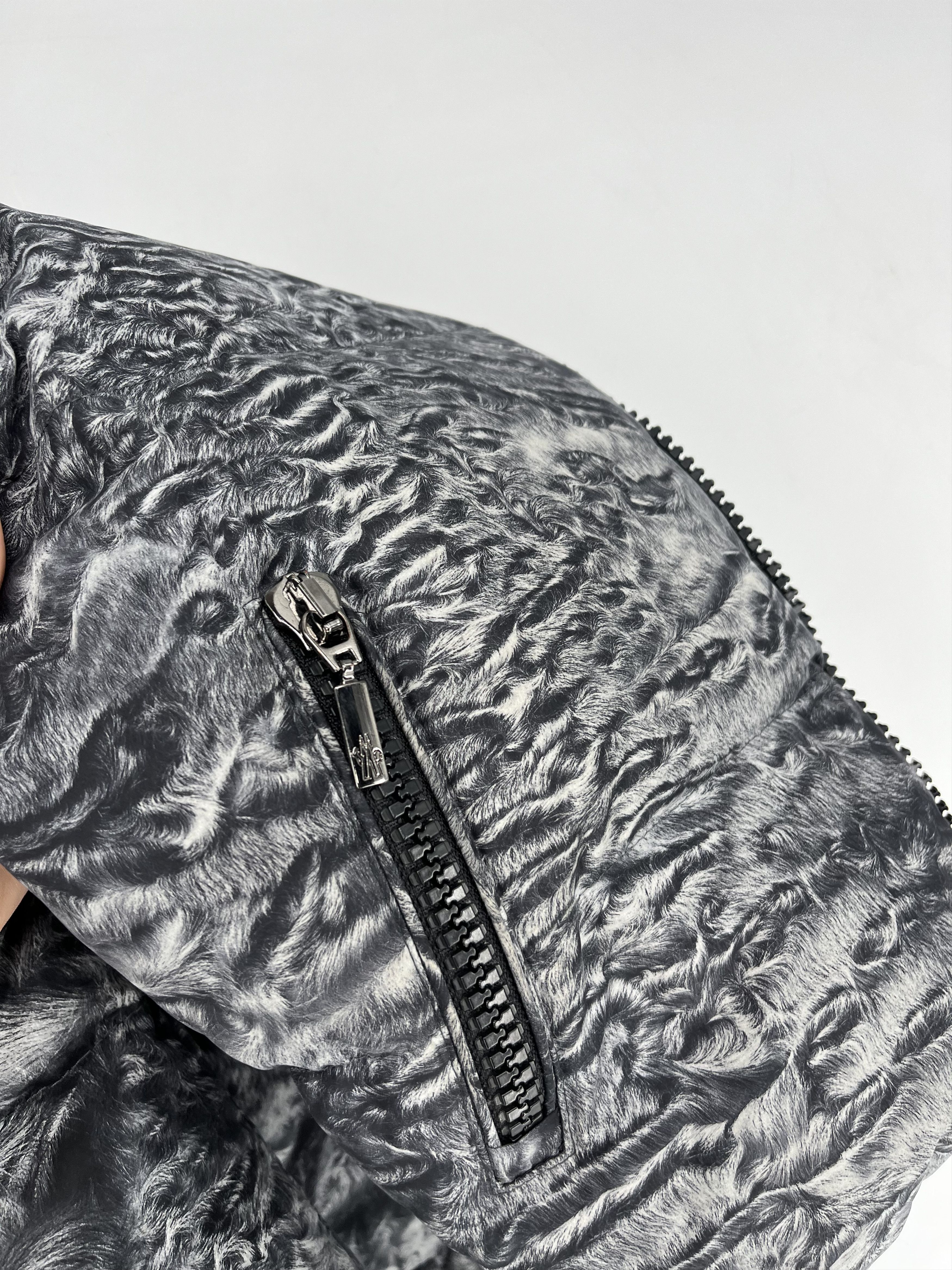 Moncler Women's RARE MONCLER Ratel Quilted Down Puffer Jacket Coat Size S / US 4 / IT 40 - 14 Thumbnail