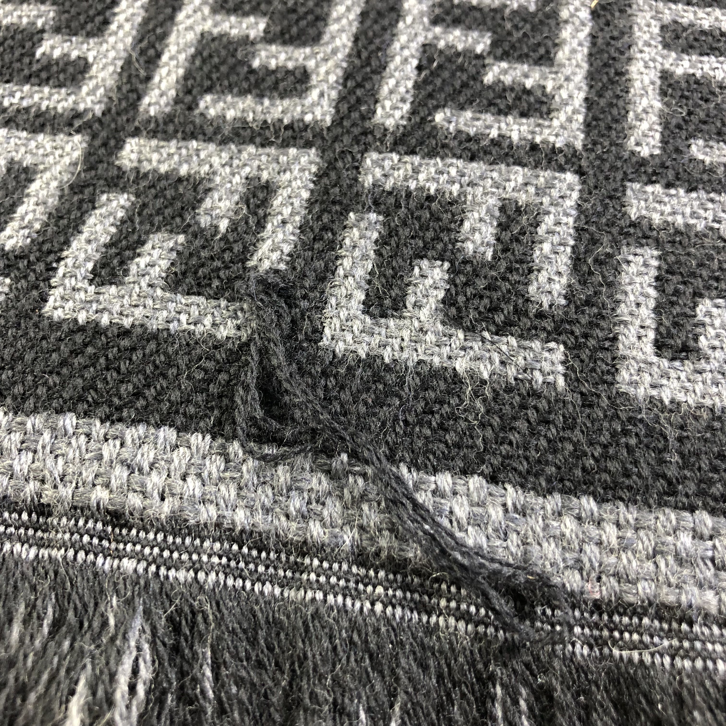 Japanese Brand Fendi FF Wool Scarf Muffler Neckwear V2526 Size ONE SIZE - 3 Thumbnail