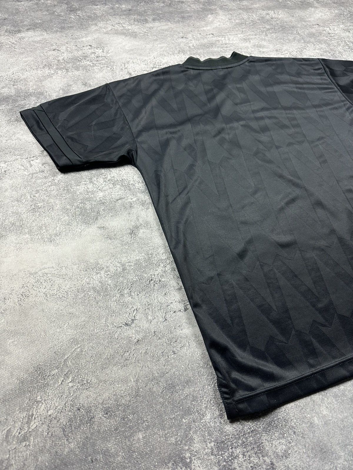 Vintage Score Draw Leeds United Retro Black Shirt Soccer Jersey Rare Size US L / EU 52-54 / 3 - 11 Thumbnail