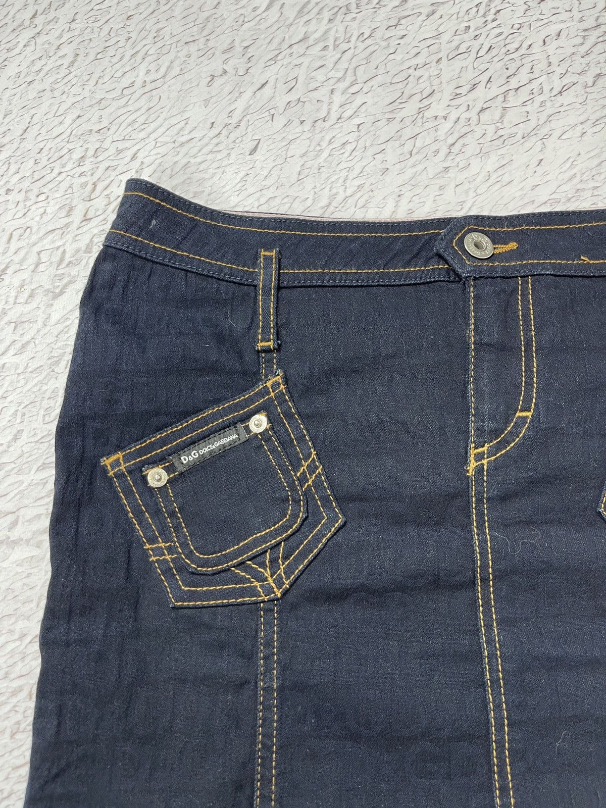 Dolce & Gabbana Dolce & Gabbana new vintage monogram midi denim skirt Size 28" / US 6 / IT 42 - 9 Thumbnail