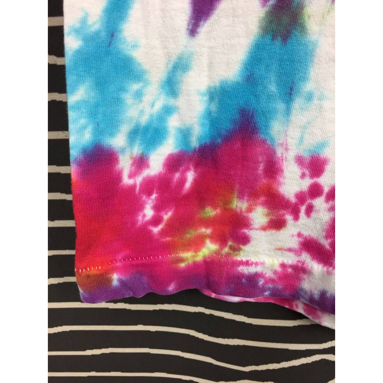 Fruit Of The Loom × Vintage Vtg 90s Rainbow Loud Tie Dye Made In Usa Tee Size US XL / EU 56 / 4 - 7 Thumbnail