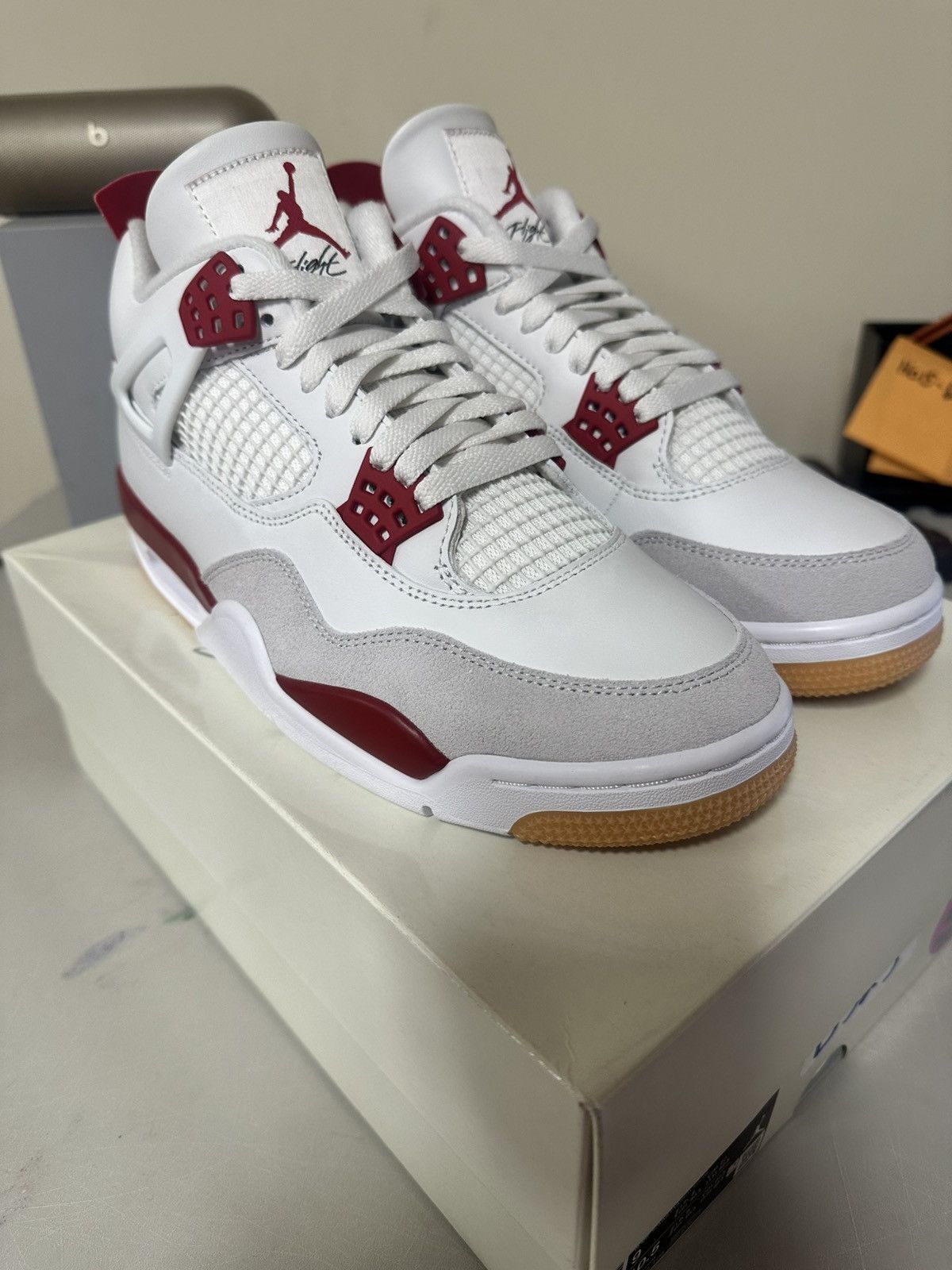Nike Jordan 4 f&f varsity red Size US 9 / EU 42 - 3 Thumbnail