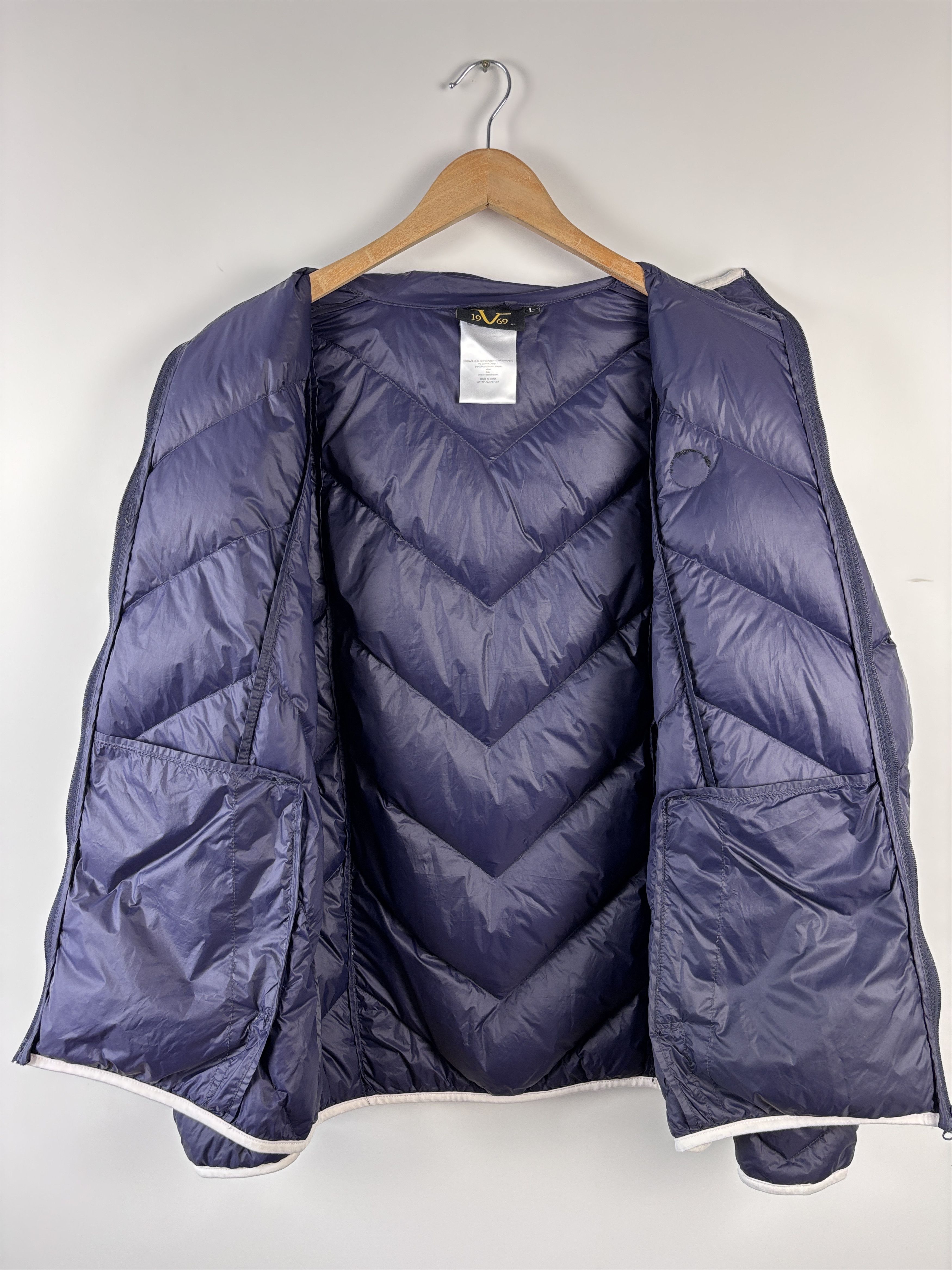 Versace Versace 1969 Lightweight Down Jacket Purple 19V69 Size L Size US L / EU 52-54 / 3 - 9 Thumbnail