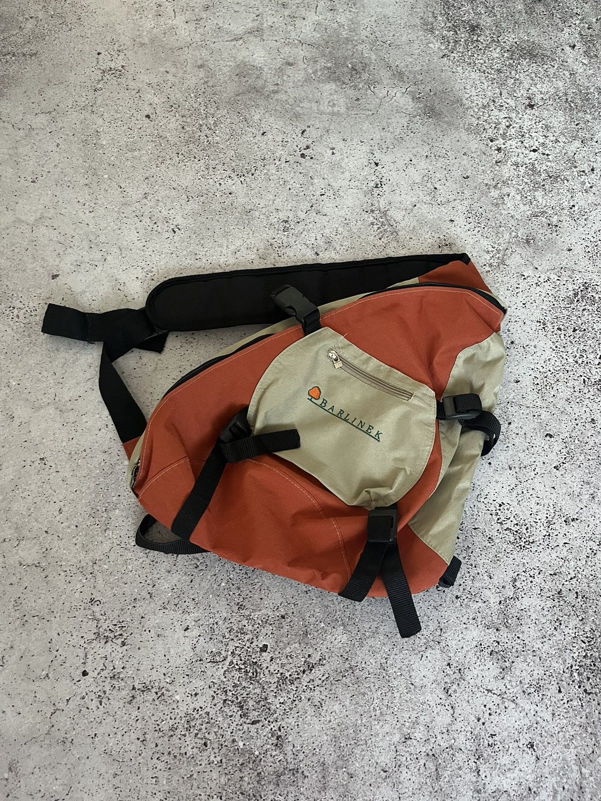 Vintage 🎒Sling Bag Vintage Oakley Sling Bag Style Size ONE SIZE - 1 Thumbnail