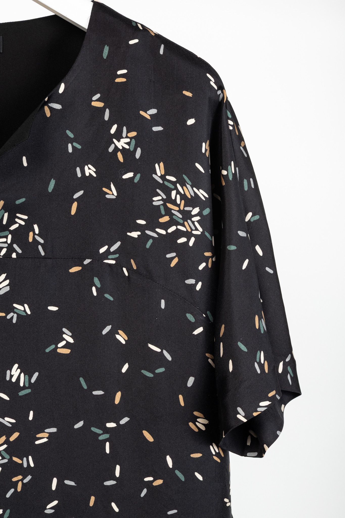 Lafayette 148 Lafayette 148 Thoren Black Silk Sprinkles-Print Shift Dress Size L / US 10 / IT 46 - 5 Thumbnail