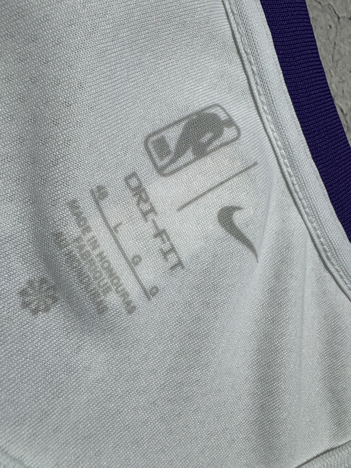 Nike Nike Los Angeles Lakers #23 James NBA Basketball Jersey Size US L / EU 52-54 / 3 - 6 Thumbnail