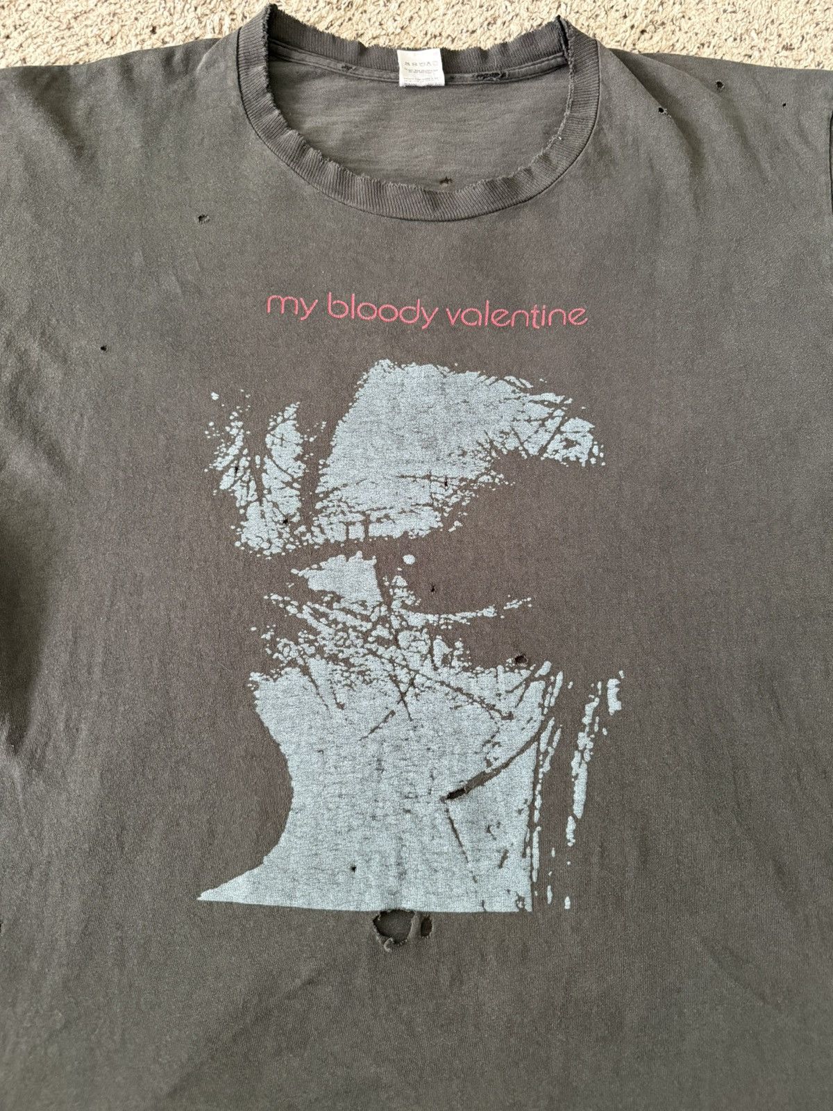 Band Tees Vintage My Bloody Valentine Feed Me With Your Kiss Tshirt Size US XL / EU 56 / 4 - 3 Thumbnail