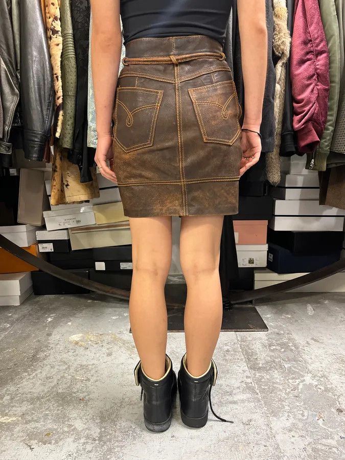 Moschino 1990s Moschino Brown Eroded Leather Skirt Size 25" / US 0 / IT 36 - 4 Thumbnail