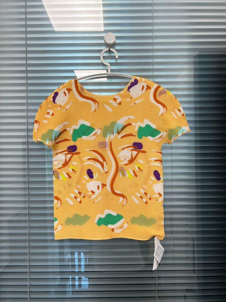Issey Miyake issey miyake size:one size Wrinkled round-neck printed sho Size XS / US 0-2 / IT 36-38 - 2 Thumbnail