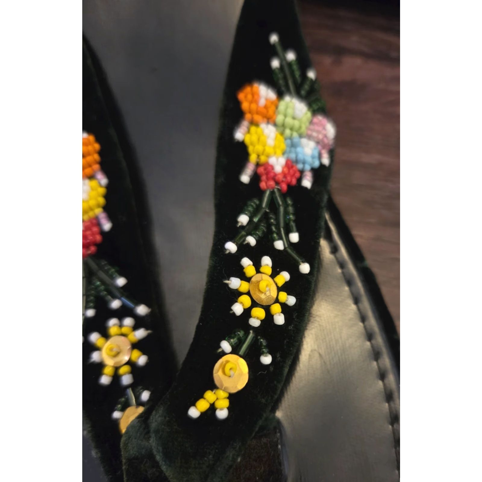 Velvet VINTAGE 90s Green Velvet Beaded Thong Sandals Hippie Boho 9 Size US 9 / IT 39 - 2 Thumbnail